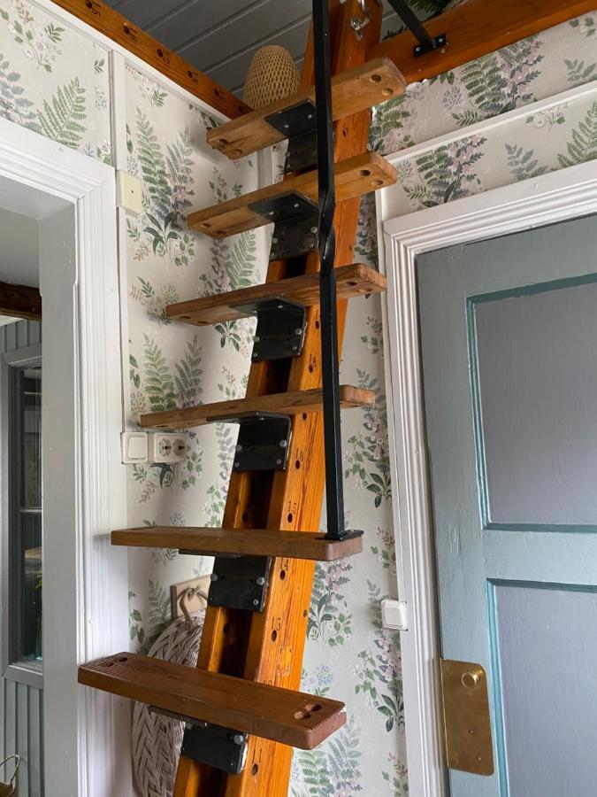 B&B Bland Ormbunkar Och Rosor Falkenberg Luaran gambar