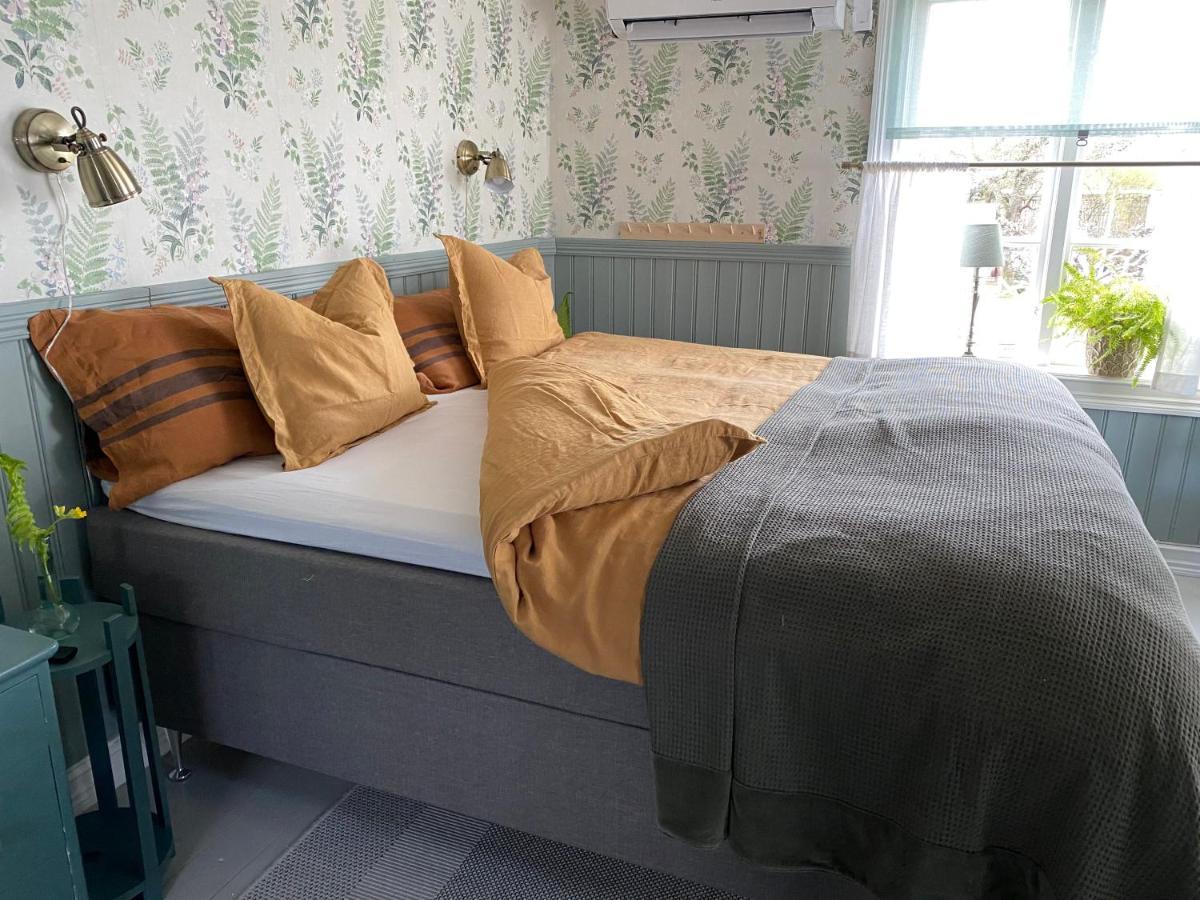 B&B Bland Ormbunkar Och Rosor Falkenberg Luaran gambar