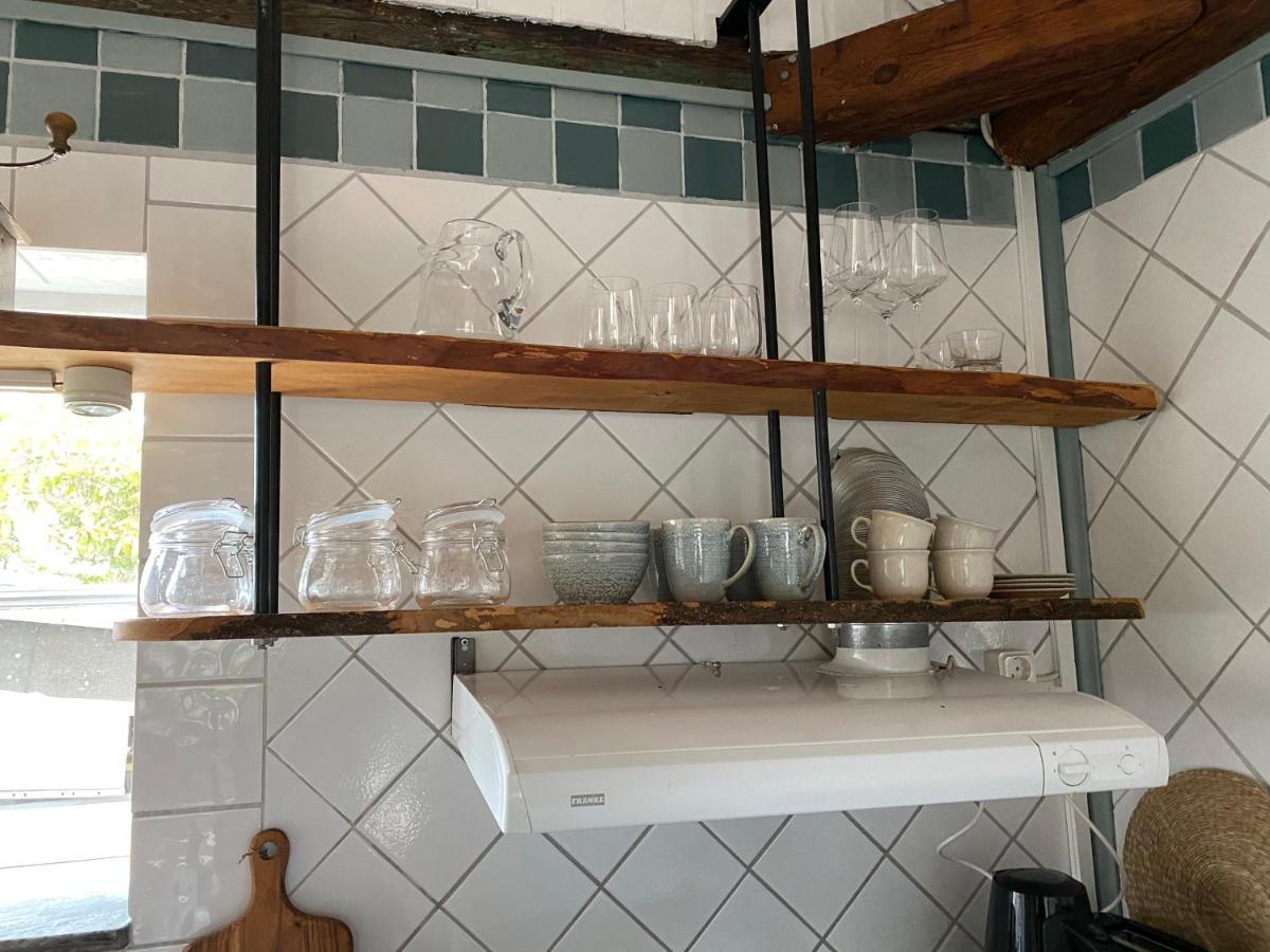 B&B Bland Ormbunkar Och Rosor Falkenberg Luaran gambar