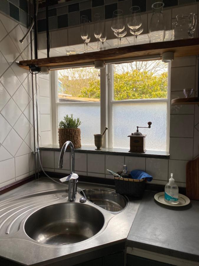 B&B Bland Ormbunkar Och Rosor Falkenberg Luaran gambar