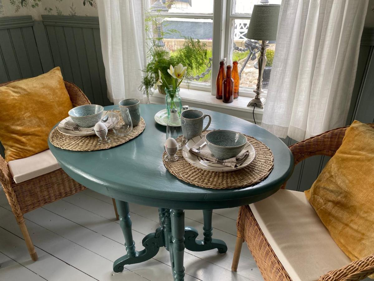 B&B Bland Ormbunkar Och Rosor Falkenberg Luaran gambar
